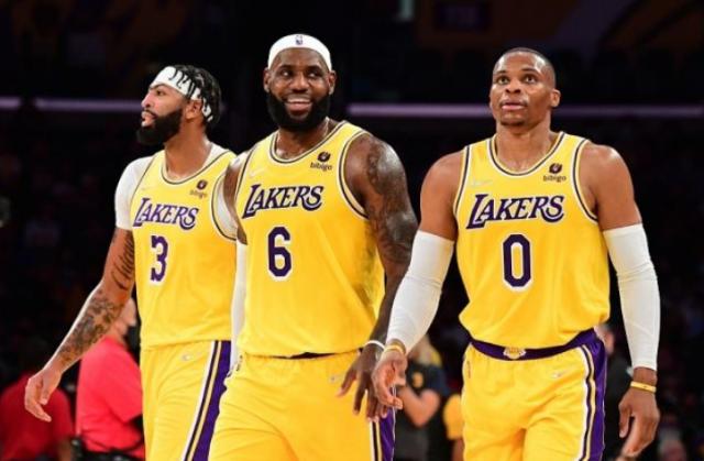 体育app下载官网-沃格尔下课因用不好韦少 老詹不会因不续约被交易